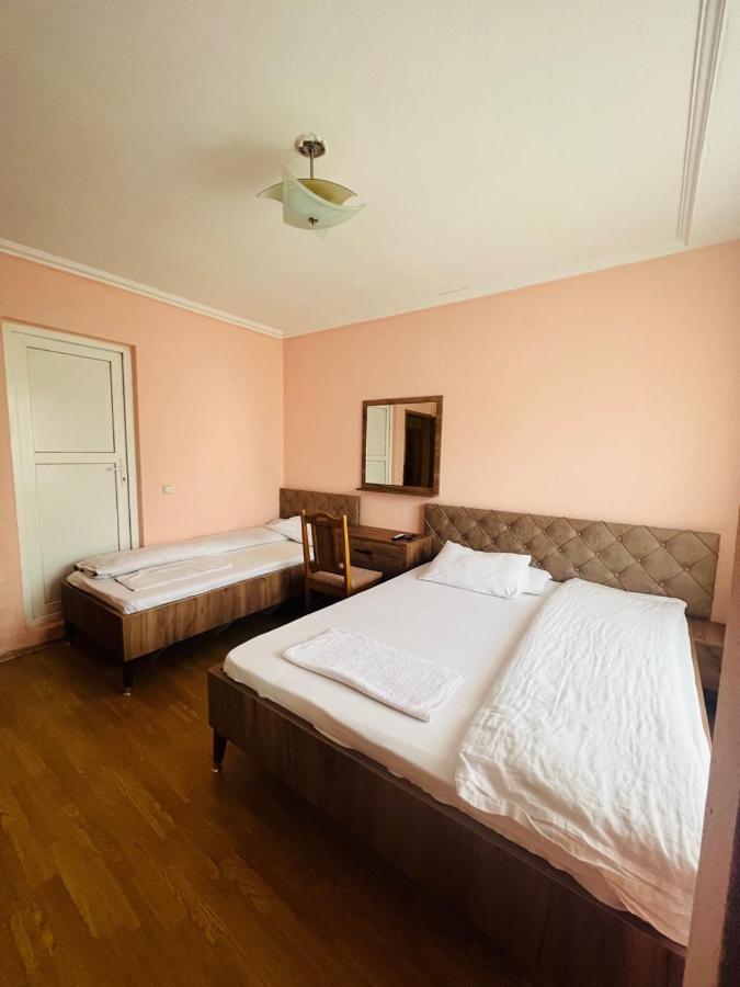 Guest House Velania Pristina Exterior foto
